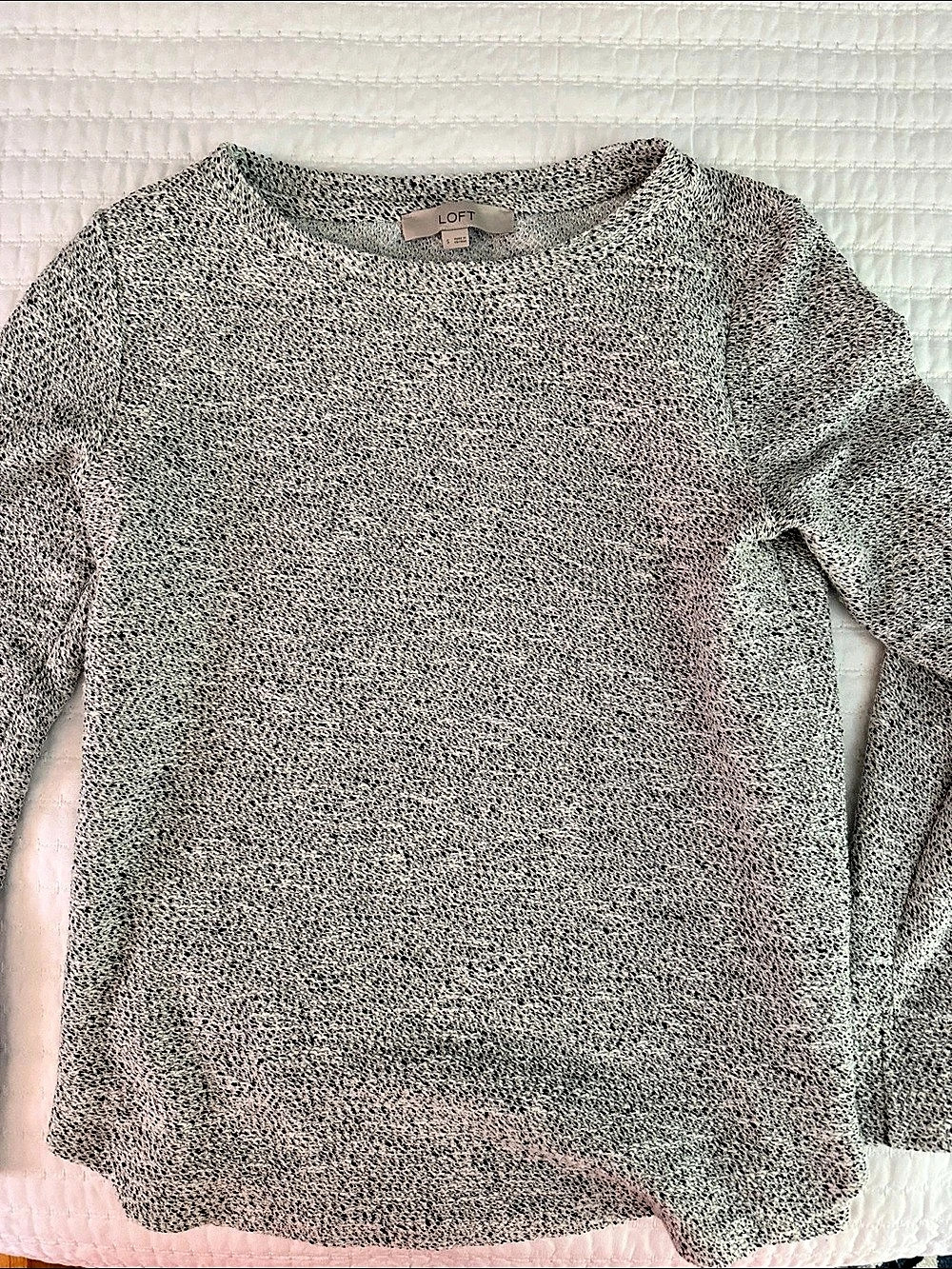 LOFT Black White Space Dye Textured Knit Pullover Long Sleeve Top in Gray &